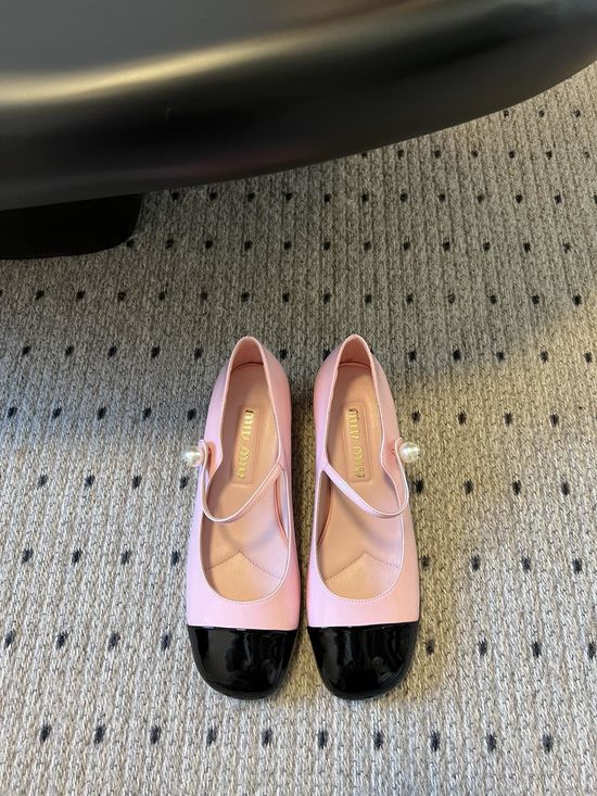 Miu Miu Pearl Buckle Block Heel Mary Jane Shoes