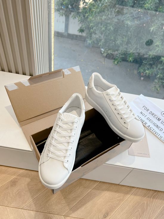 Golden Goose Vintage Distressed Comfortable Casual Walking Sneakers