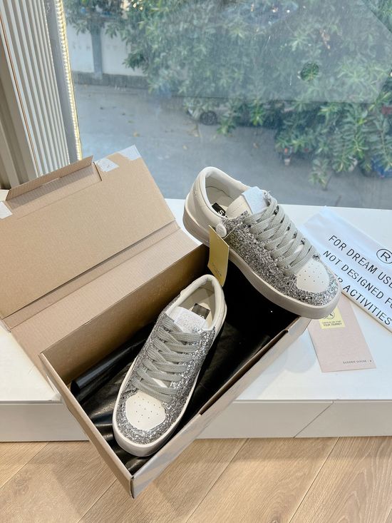 Golden Goose Vintage Distressed Comfortable Casual Walking Sneakers