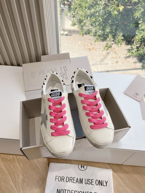 Golden Goose Vintage Distressed Comfortable Casual Walking Sneakers