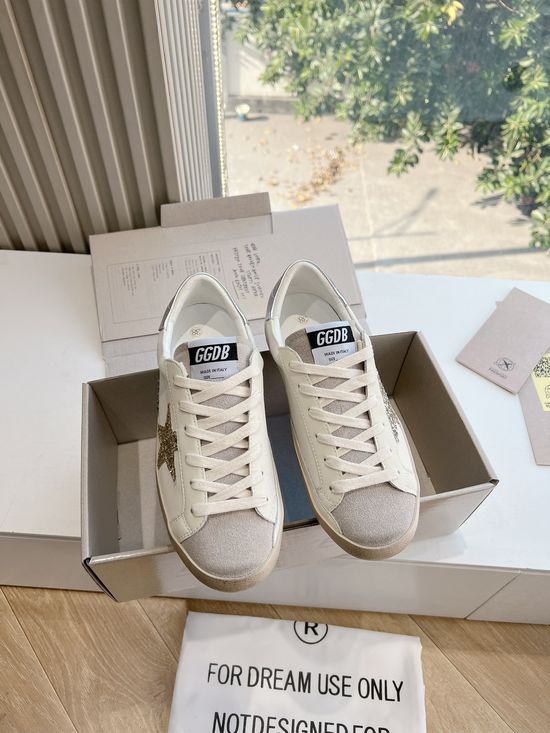 Golden Goose Vintage Distressed Comfortable Casual Walking Sneakers