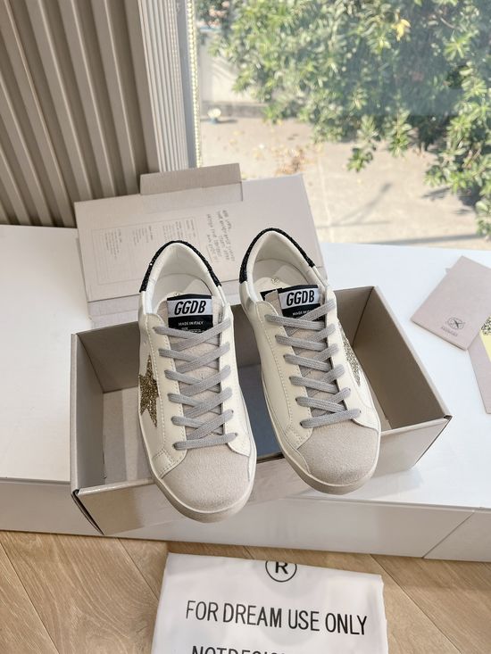 Golden Goose Vintage Distressed Comfortable Casual Walking Sneakers