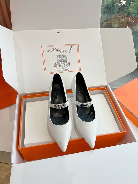 Hermes Pointed Toe Hardware Decor Low Heel Leather Loafers