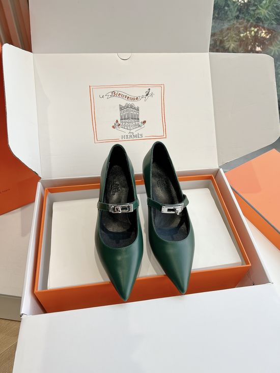 Hermes Pointed Toe Hardware Decor Low Heel Leather Loafers