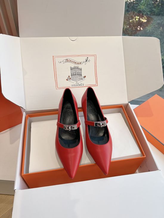 Hermes Pointed Toe Hardware Decor Low Heel Leather Loafers