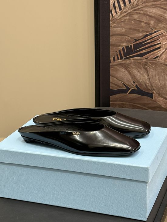 Prada Square Toe Leather Dress Shoes With Sheepskin Lining