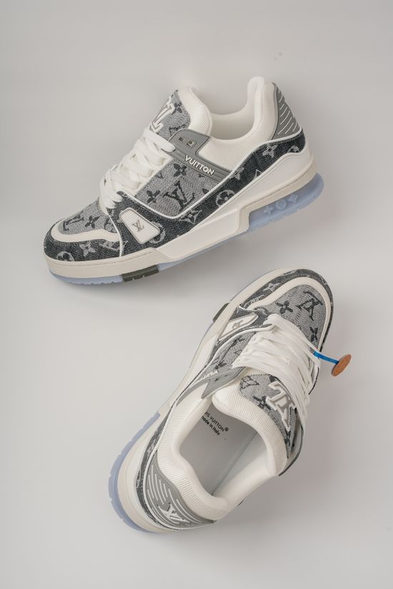 Louis Vuitton Leather Round-Toe Lace-Up Low-Top Sneakers