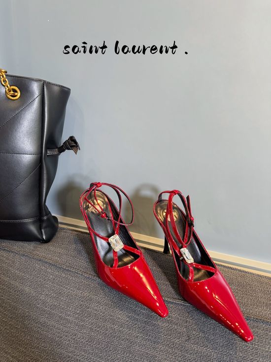 Yves Saint Laurent Chic Patent Leather Upper Stiletto Heel Dress Shoes