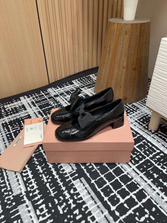 Miu Miu Bow Decor Brogue Patent Leather Mary Jane Shoes