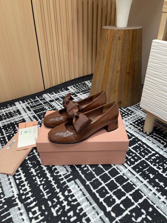 Miu Miu Bow Decor Brogue Patent Leather Mary Jane Shoes