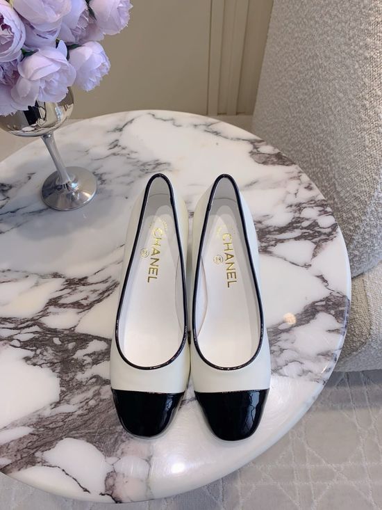 Chanel Elegant Chunky Heel Pumps with Chain Decoration
