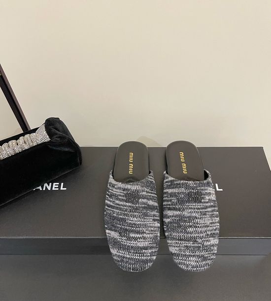 Miu Miu Vintage Knitted Upper Slip-on Slides Comfortable Casual Footwear