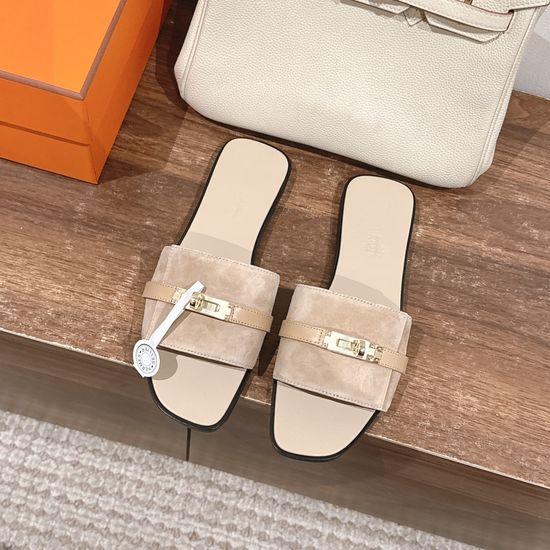 Hermes Elegant Metal Buckle Leather Sandals Durable Stitched Sole