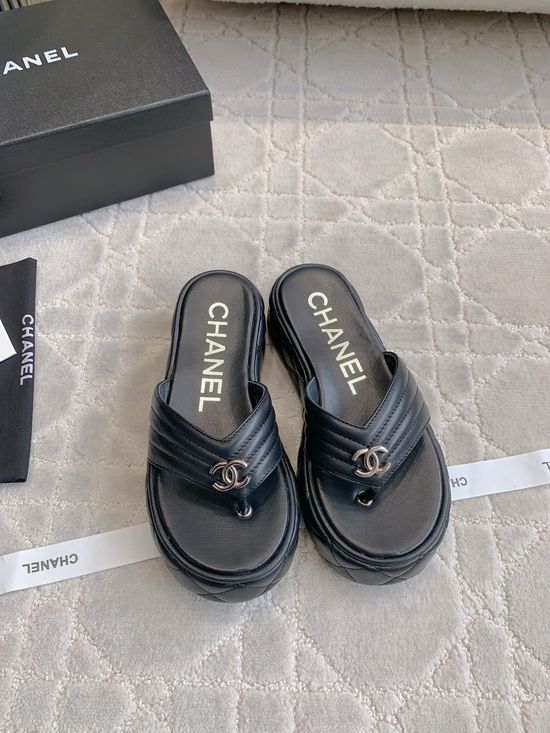 Chanel Comfortable Platform Thong Sandals for Daily Wear