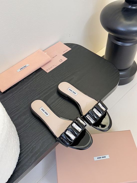 Miu Miu Patent Leather Flat Slide Sandals Daily Wear