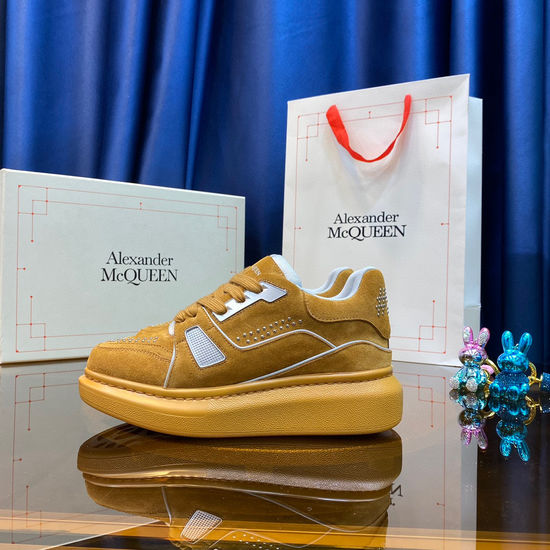 Louis Vuitton Premium Leather Sneakers With Breathable Lining And Durable Sole