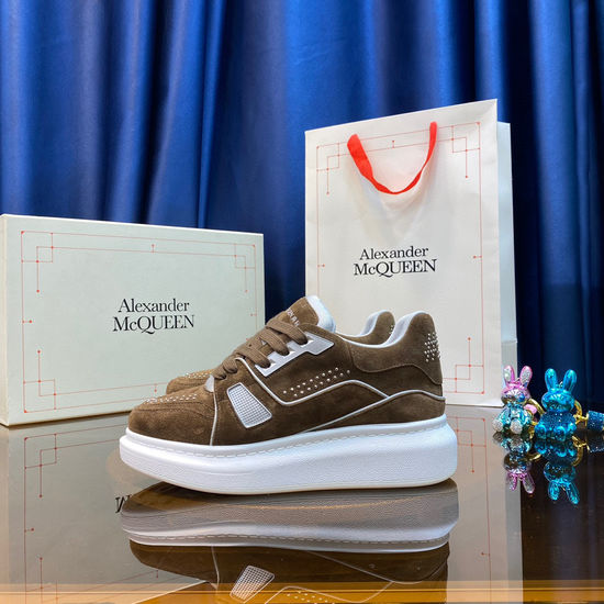 Louis Vuitton Premium Leather Sneakers With Breathable Lining And Durable Sole