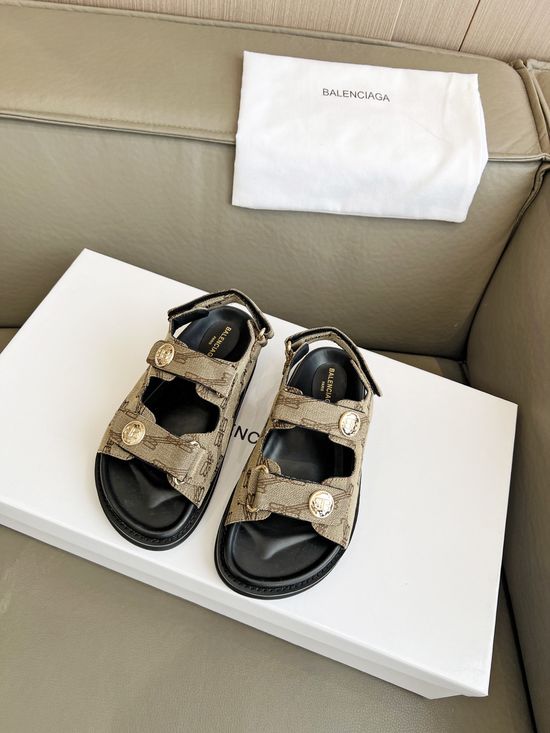 Balenciaga Stylish Casual Sneakers Exquisite Craftsmanship Durable Comfortable Sole
