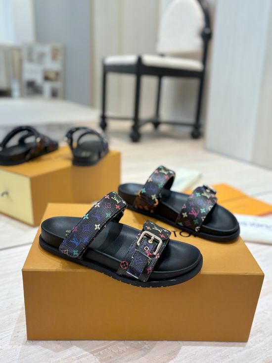 Louis Vuitton Embossed Pattern Adjustable Magic Tape Slippers