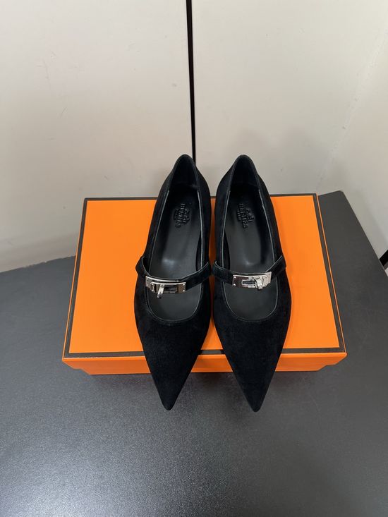 Hermes Pointed Toe Low Heel Pumps With Decorative Hardware
