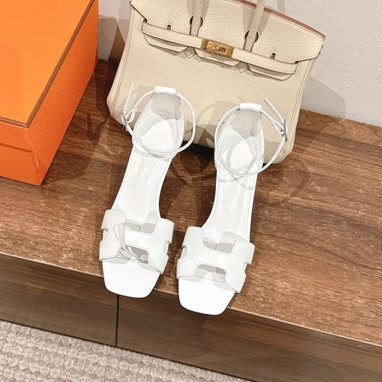 Hermes Minimalist Leather Mid Heel Dress Sandals