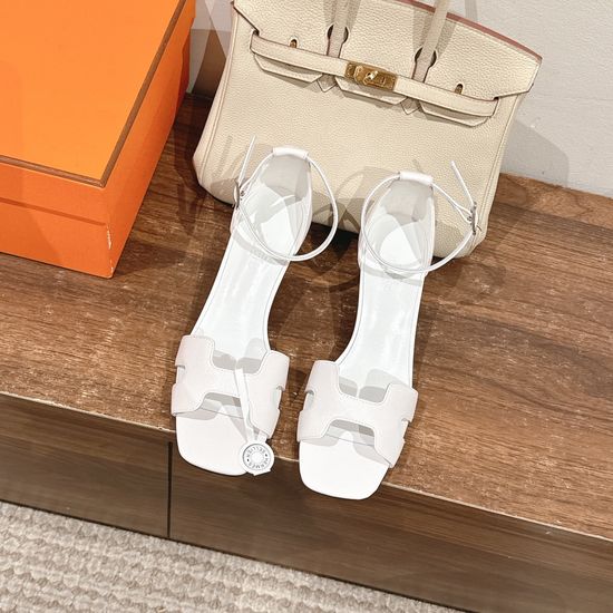 Hermes Comfortable Leather Low Heel Casual Sandals