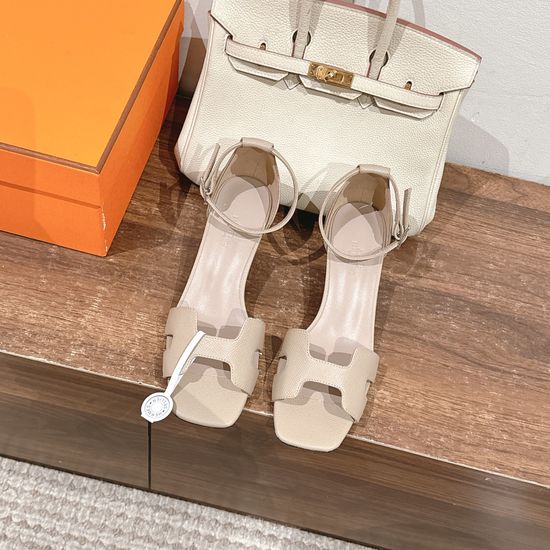 Hermes Comfortable Leather Low Heel Casual Sandals