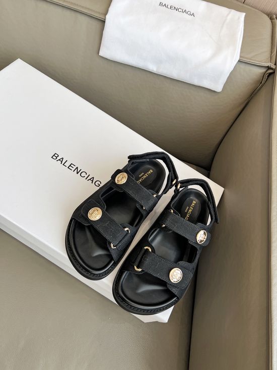 Balenciaga Stylish Casual Sneakers Exquisite Craftsmanship Durable Comfortable Sole