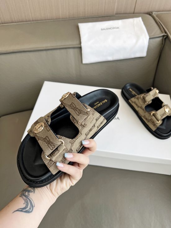Balenciaga Premium Casual Sneakers with Exquisite Craftsmanship