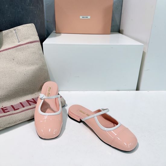 Miu Miu Patent Leather Pearl Buckle Low Heel Mule Shoes