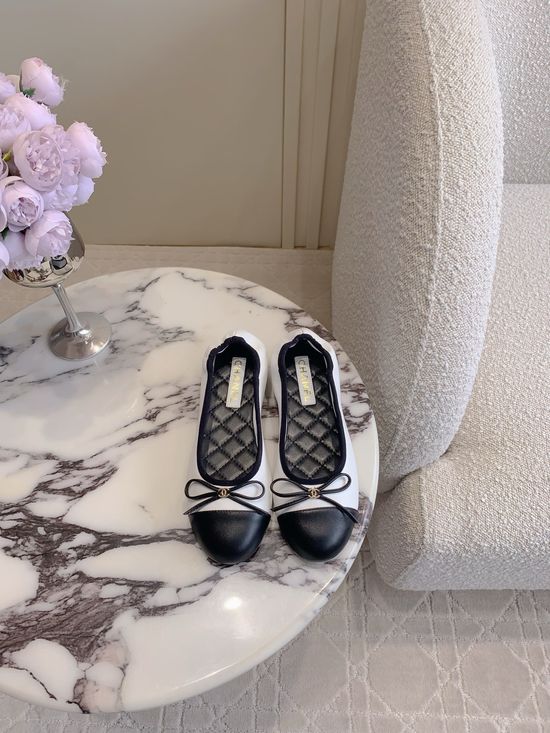 Chanel Soft Leather Comfortable Ballet Flats with Elastic Heel