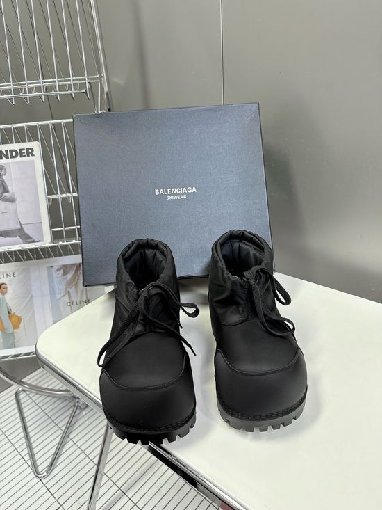 Balenciaga Durable Warm Lined Snow Boots for Cold Weather