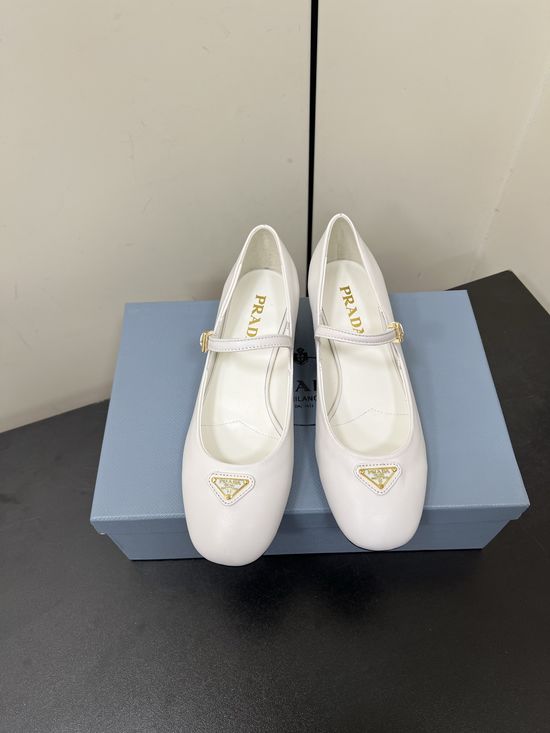Prada Buckle Strap Mary Jane Shoes Soft Leather Comfortable Heels
