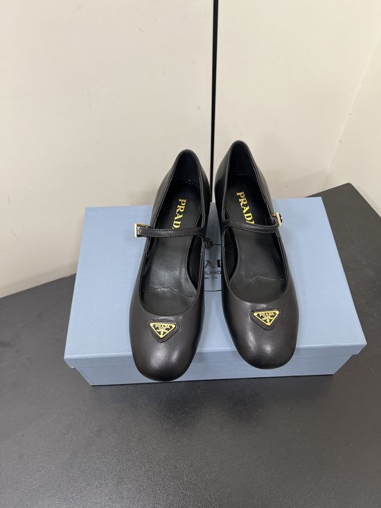 Prada Buckle Strap Mary Jane Shoes Soft Leather Comfortable Heels