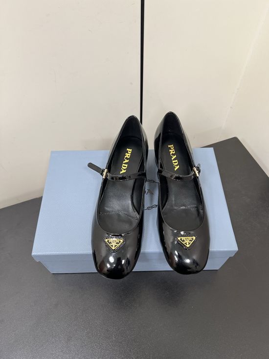 Prada Buckle Strap Mary Jane Shoes Soft Leather Comfortable Heels