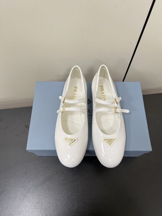 Prada Patent Leather Mary Jane Flats Classic Comfort Dress Shoes