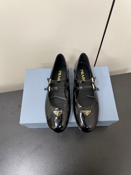 Prada Patent Leather Mary Jane Flats Classic Comfort Dress Shoes