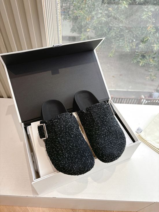 Loewe Vintage Style Leather Mules Comfortable Durable Retro Design Footwear