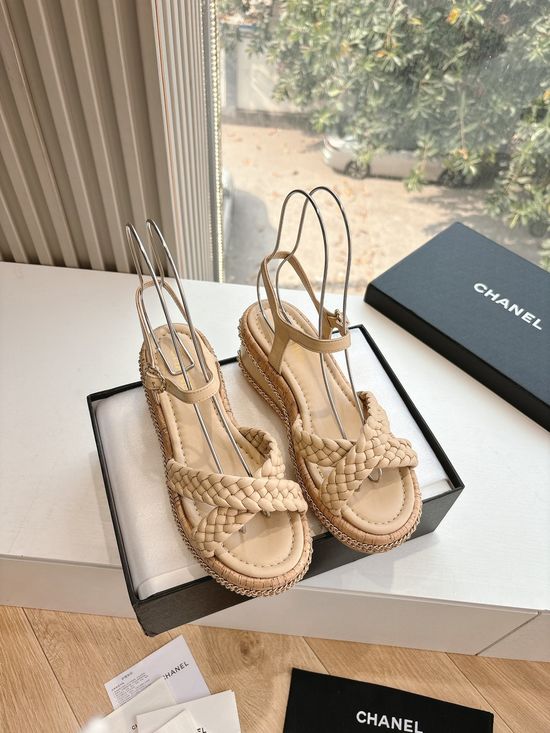 Chanel Versatile Wedge Chain-detail Mule Sandals