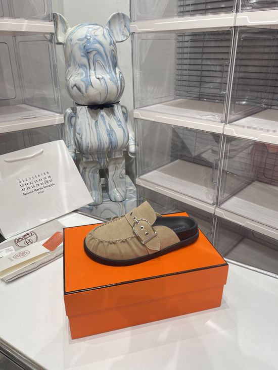 Hermes Suede Lined Closed Toe Non-slip Casual Slides