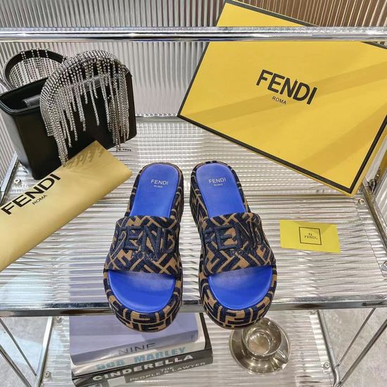 Fendi Elevated Sole Slippers with Iconic Logo