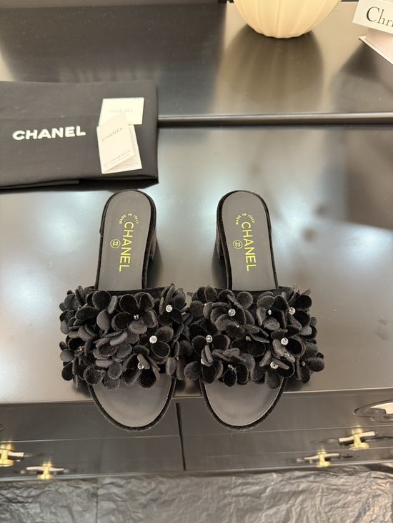 Chanel Low Heel Comfortable Casual Footwear With Premium Packaging