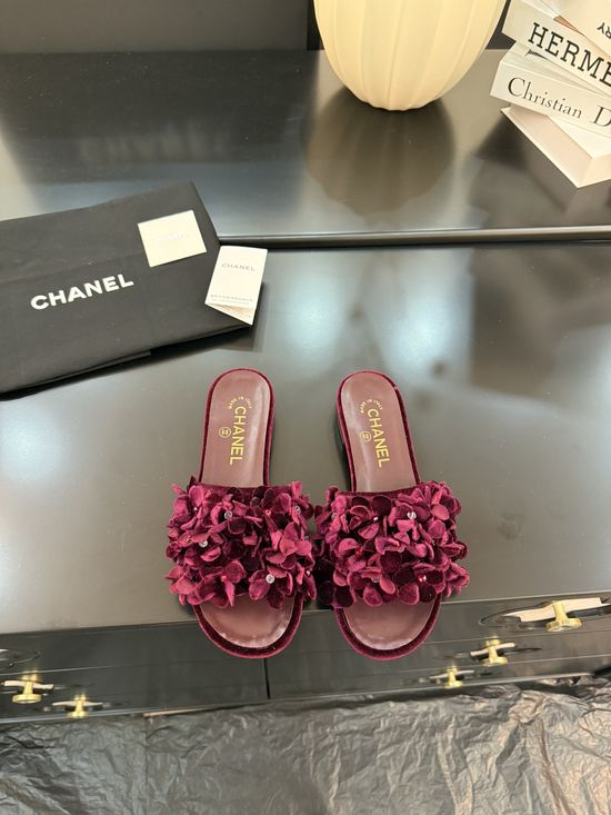 Chanel Low Heel Comfortable Casual Footwear With Premium Packaging