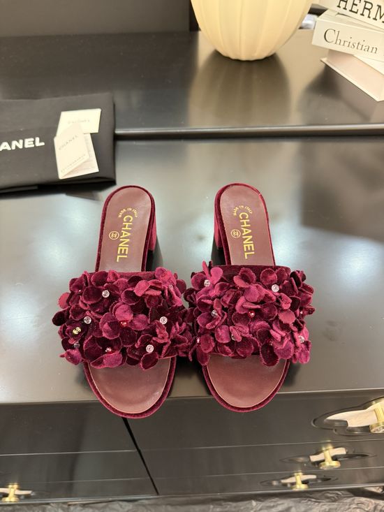 Chanel Low Heel Comfortable Casual Footwear With Premium Packaging
