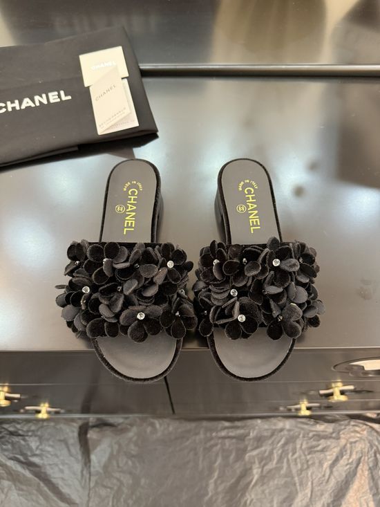 Chanel Low Heel Comfortable Casual Footwear With Premium Packaging