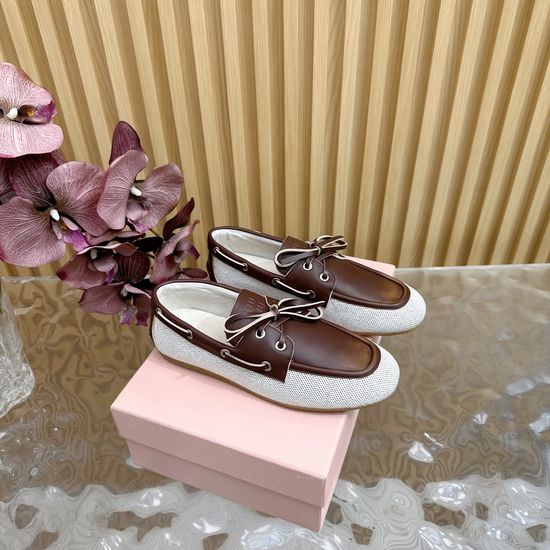 Miu Miu Vintage Leather Loafers Distressed Finish Non Slip Sole Durable