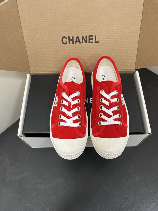 Chanel Color Block Low Top Casual White Sneakers