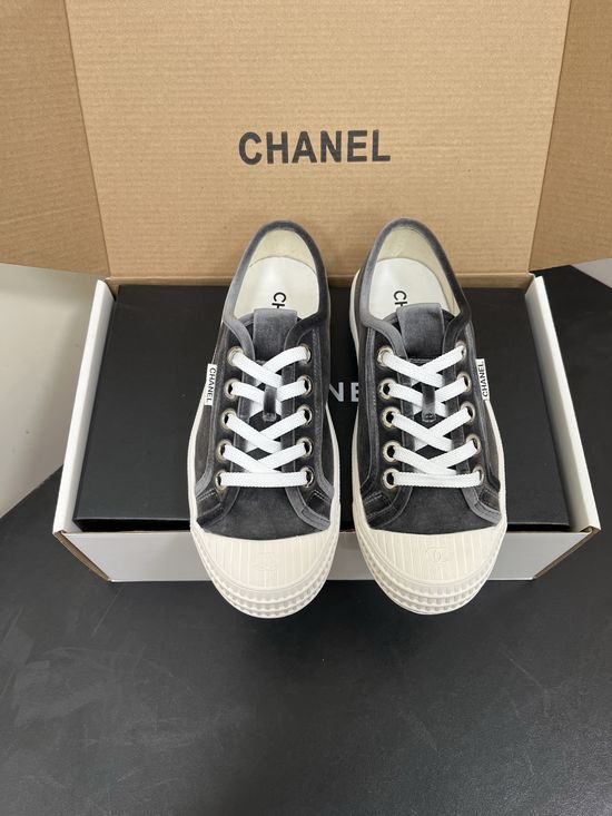 Chanel Color Block Low Top Casual White Sneakers