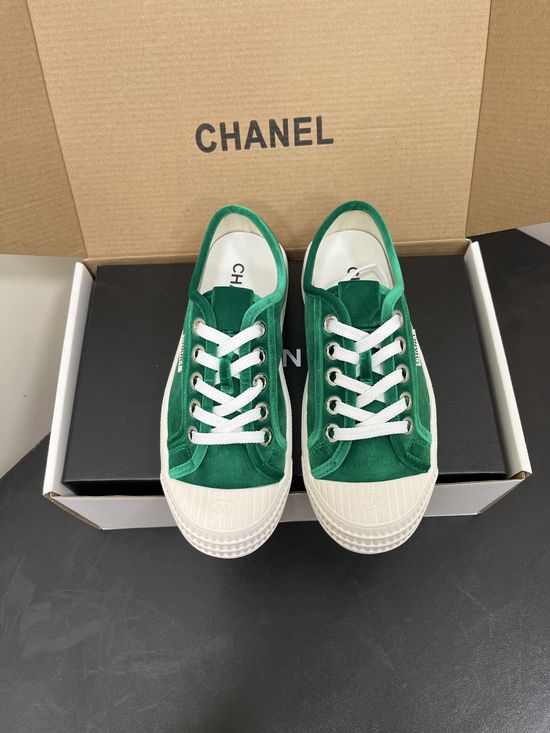 Chanel Color Block Low Top Casual White Sneakers