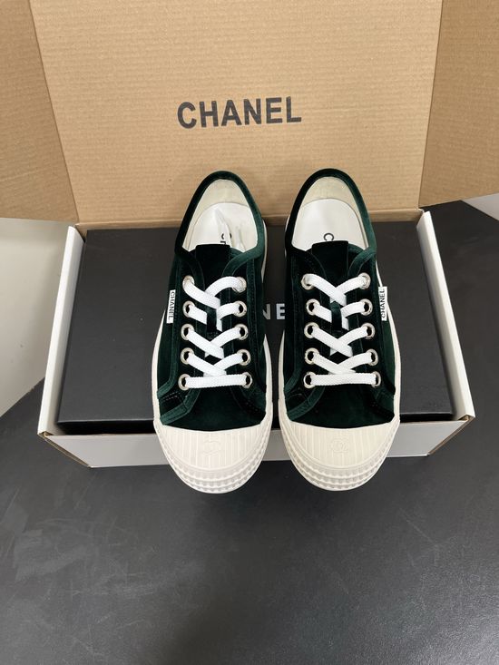 Chanel Color Block Low Top Casual White Sneakers